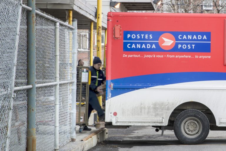 Refusal to transport banned weapons |  The government is looking for options other than Canada Post