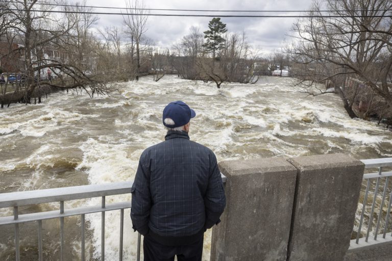 Floods |  Water level falling