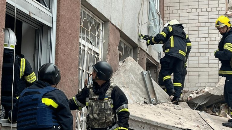 Russian strike leaves at least 11 dead and around 20 injured in Chernihiv