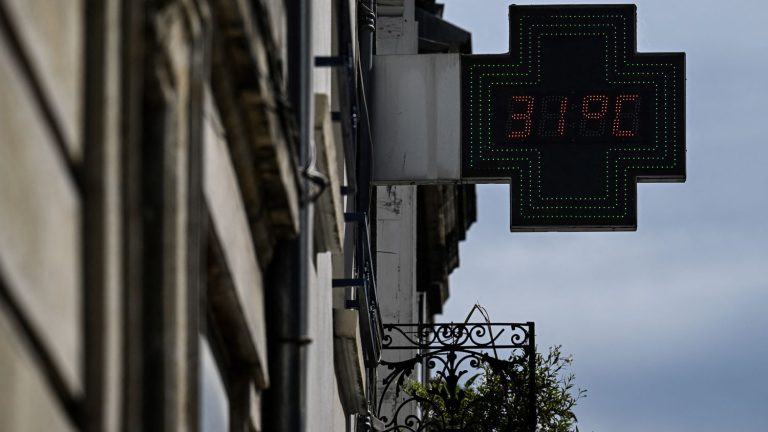 Saturday was the hottest day ever observed in France before April 15