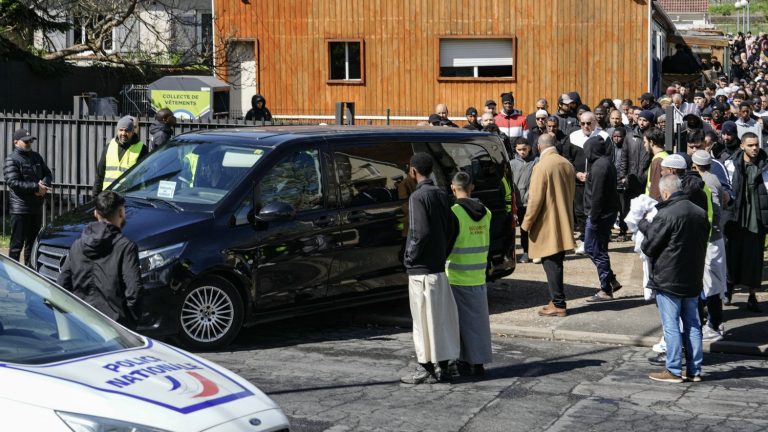 Shemseddine, teenager beaten to death in Viry-Châtillon, was buried in Essonne