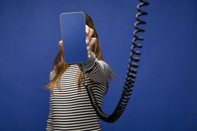 Smart Phone |  For or against telephone conversations?