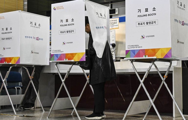 South Korea elects its deputies, crucial vote for President Yoon Suk Yeol