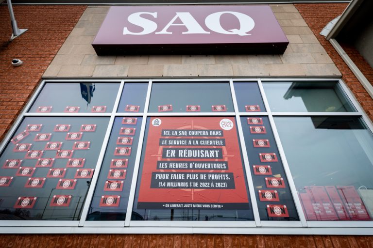 SAQ employees begin their two-day strike