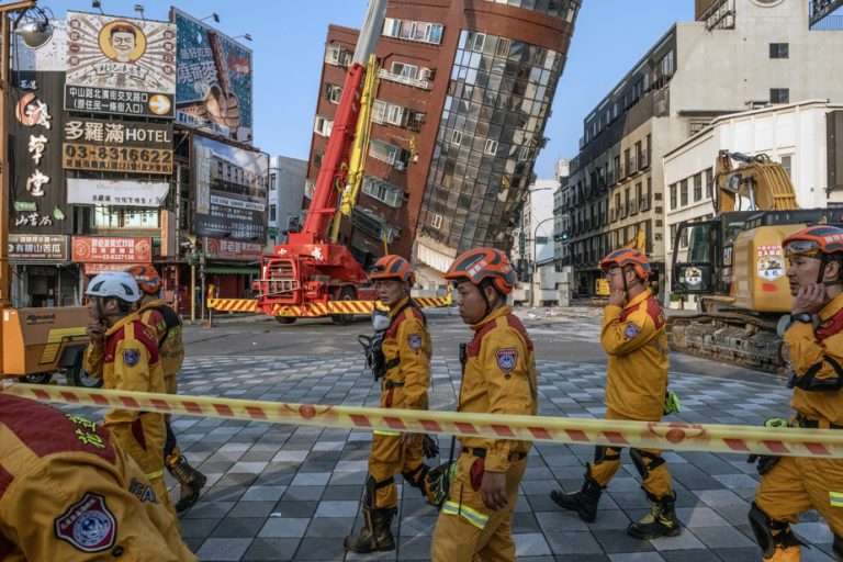 Taiwan |  Start of demolition work on a building emblematic of the earthquake