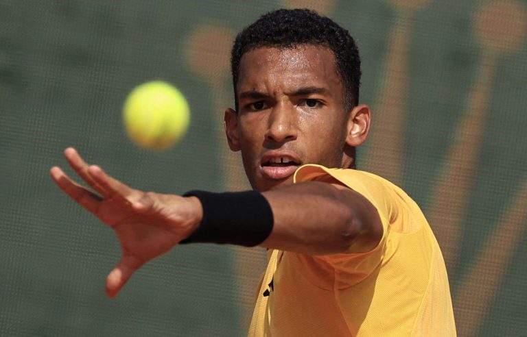 Tennis: Félix Auger-Aliassime works hard and narrowly advances to the second round in Munich