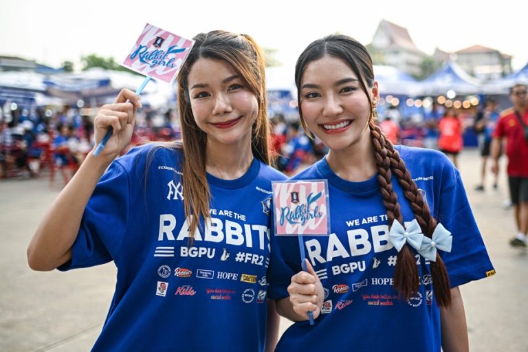 Thailand |  The last soccer hostesses on the field of prejudices