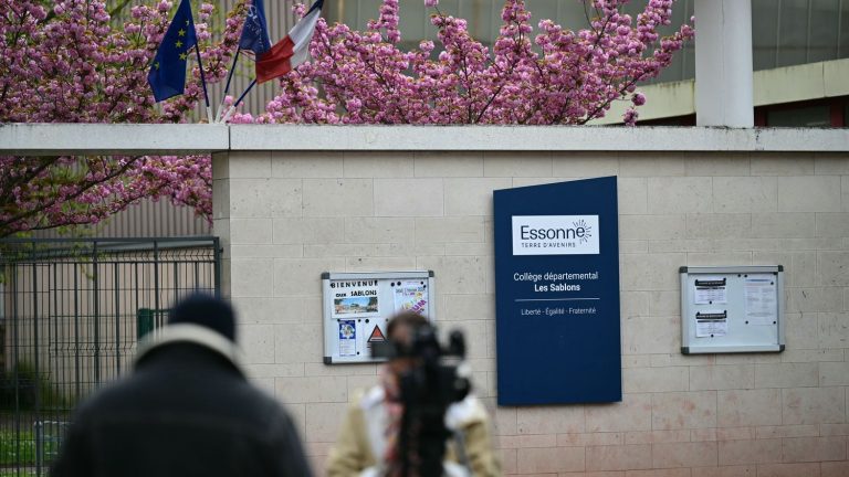 The 15-year-old schoolboy violently attacked in Viry-Châtillon is dead