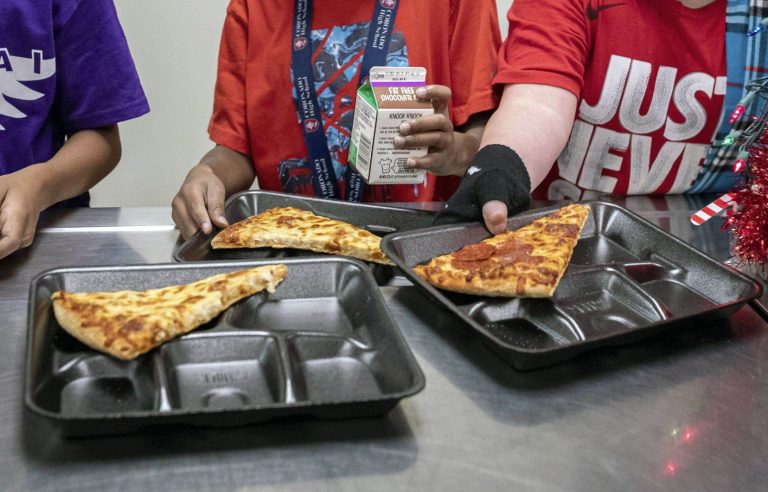 The Quebec government refuses any conditions from Ottawa for meals in schools