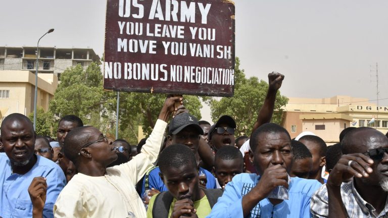 The United States agrees to withdraw its troops from Niger