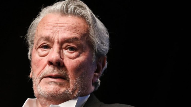 The actor Alain Delon was placed under reinforced curatorship by the courts