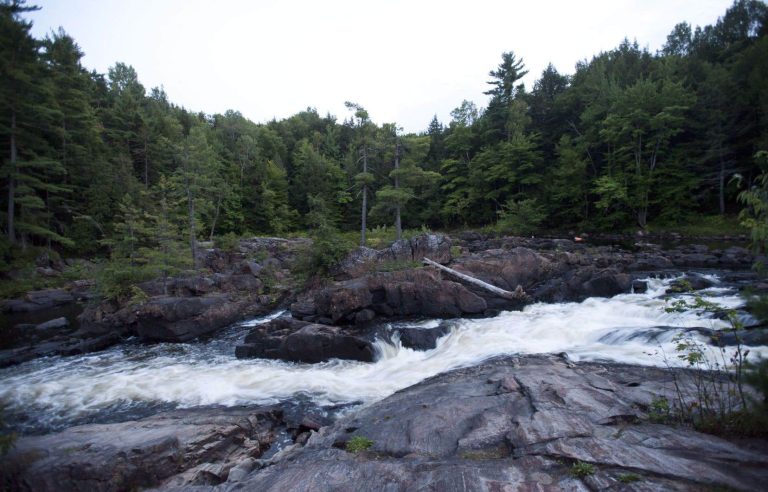 The level of the Rivière du Nord is falling on the Saint-Jérôme side