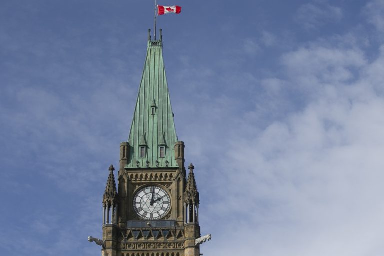 The oath of allegiance to the Crown remains in Ottawa