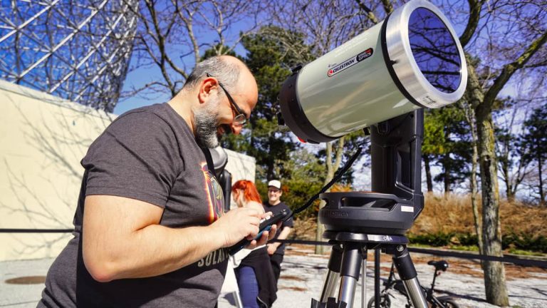 Total eclipse: excitement is already felt at Jean-Drapeau Park