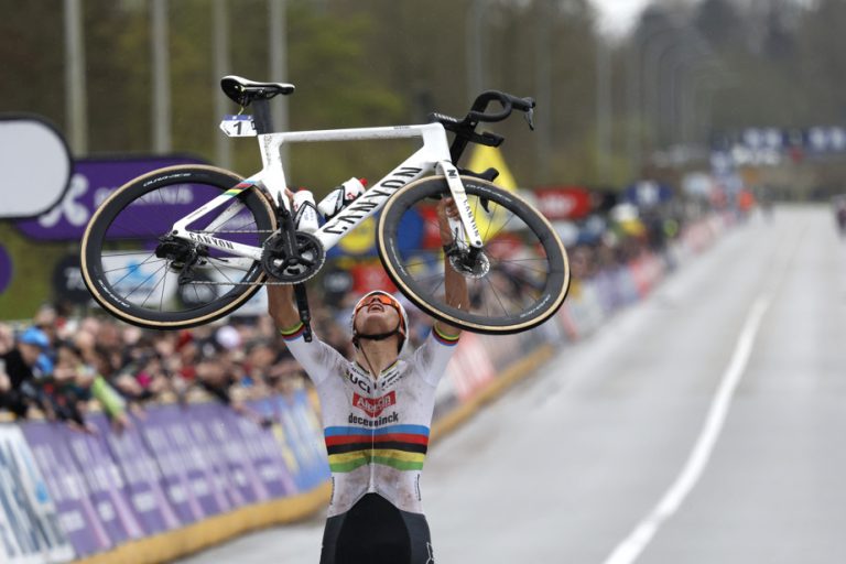 Tour of Flanders |  Third victory for Van der Poel, second triumph for Elisa Longo Borghini