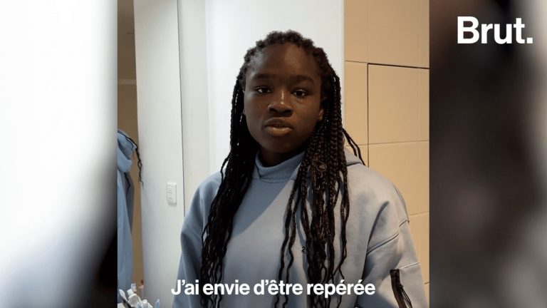 VIDEO.  We followed Anaïs, 16 years old, professional footballer at PSG