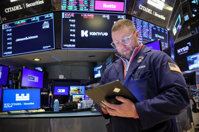 Wall Street closes slightly higher