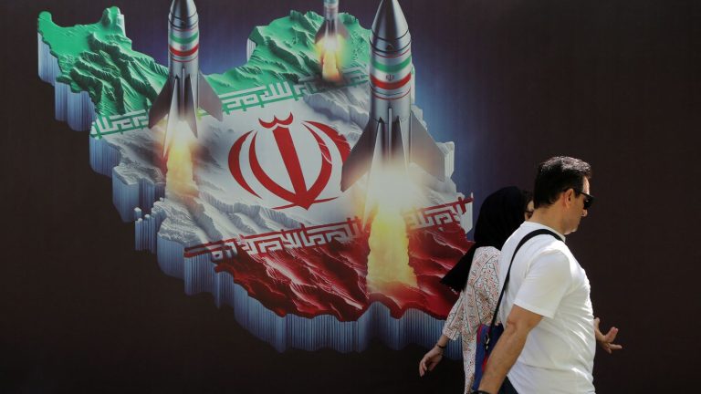 “We are a bit in the mode of ‘one everywhere, the ball in the center'” between Iran and Israel, estimates a researcher