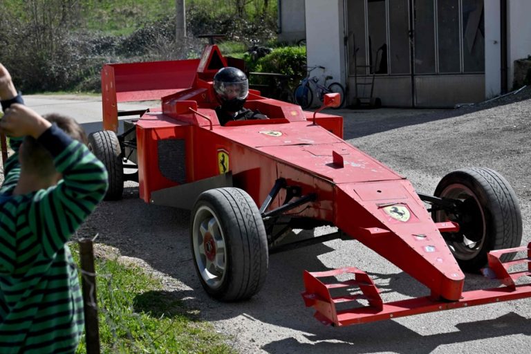 When a Bosnian mechanic buys himself a Formula 1