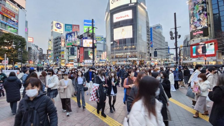 Will all Japanese people have the same last name in 500 years?