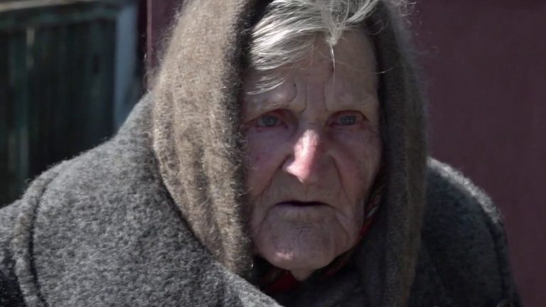 a 98-year-old resident walked several kilometers to escape the Russian army