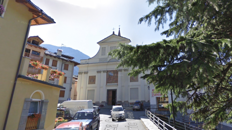 a French woman found stabbed to death in the Aosta Valley, her companion arrested