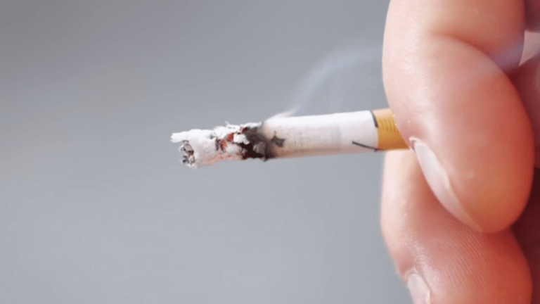 a bill plans to ban the sale of cigarettes to those born from 2009