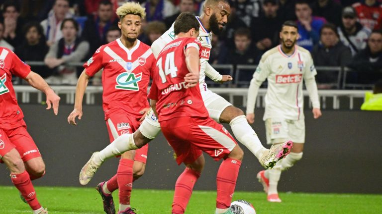 the Groupama Stadium was very hot, 0-0 at half-time… Follow the Coupe de France semi-final