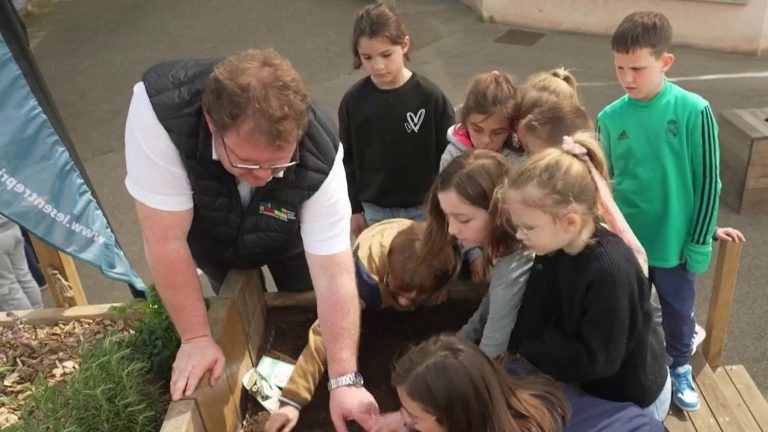 a traveling garden to educate children about nature