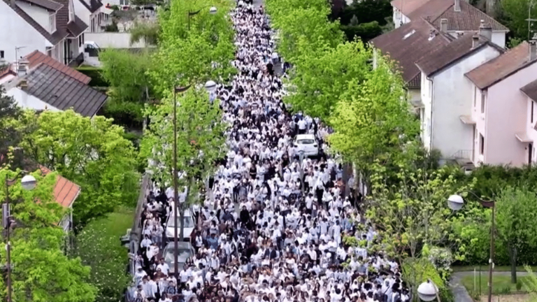 a white march in tribute to the teenager