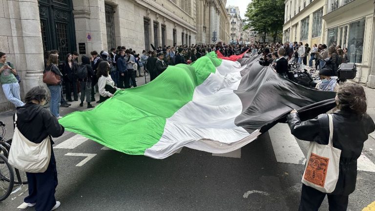 demonstrators have taken over the Sorbonne, the police intervene to evacuate the premises