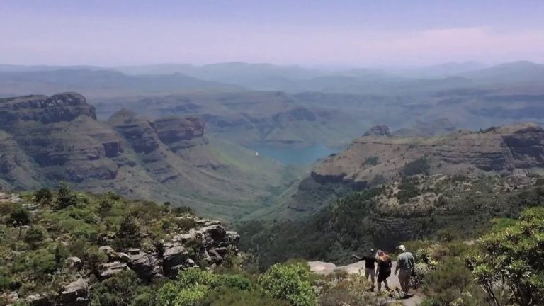 diving in the Blyde River canyon, the third largest in the world