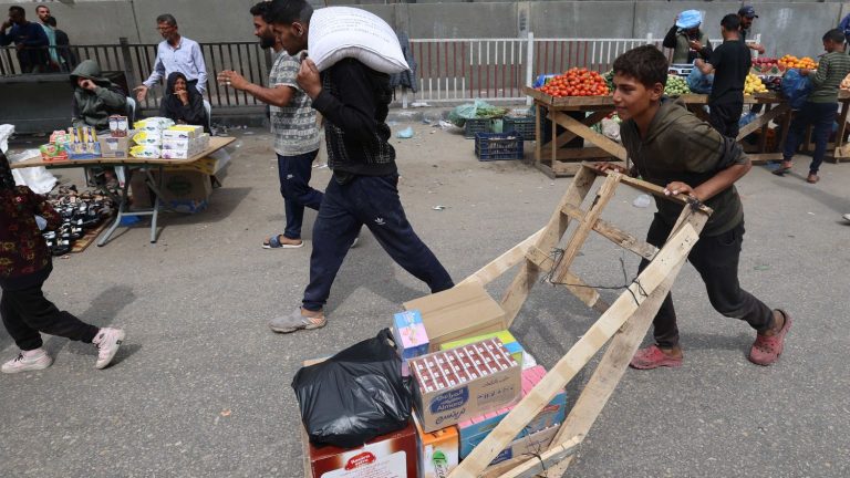 in the Gaza Strip, the daily fight of residents against hunger