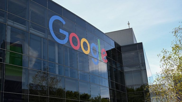 in the United States, Google fires 28 employees for denouncing a company contract with the Jewish state