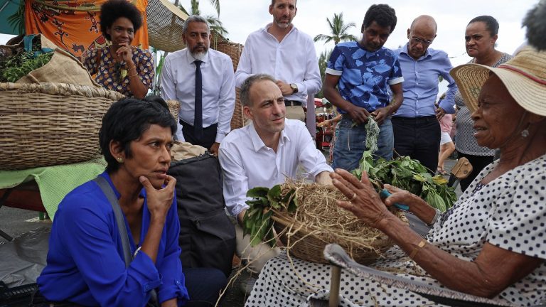 on Reunion Island, Raphaël Glucksmann discusses questions of purchasing power