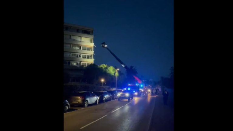 seven balconies of a building collapse without causing any casualties