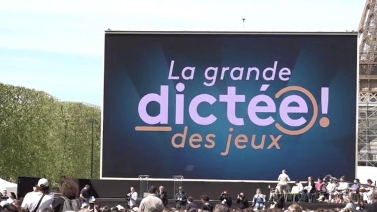 the Grande Dictée des Jeux brought together nearly 3,000 people at the Champ-de-Mars