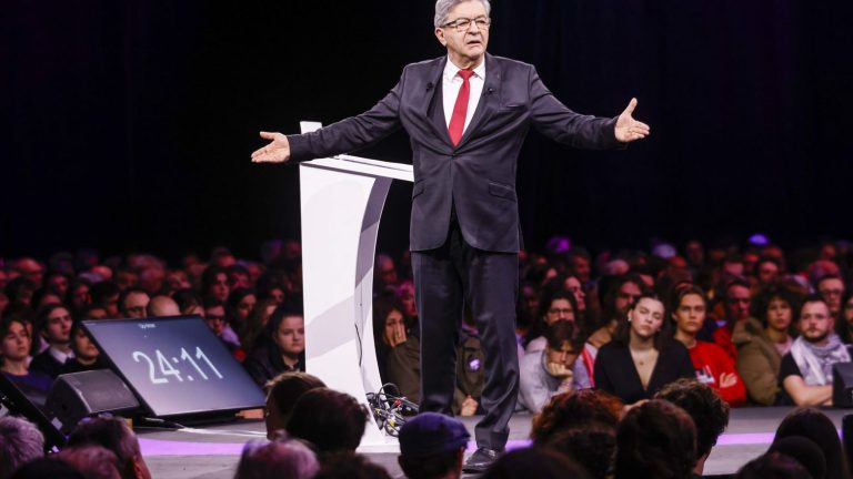 the radicalization strategy of Jean-Luc Mélenchon to embody an “anti-system” vote