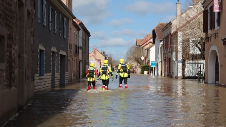 there is no correlation between the level of concern for the environment and the political priority attributed to this issue, underlines François Gemenne