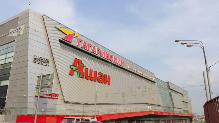 why Auchan’s real estate subsidiary discreetly sells shopping centers it operated in the country