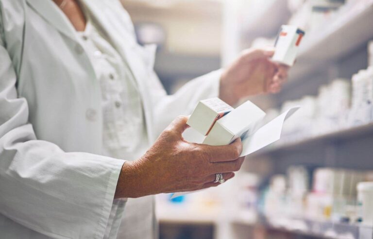 There is a shortage of approximately 3,000 pharmacists in Quebec, a major concern for the OPQ