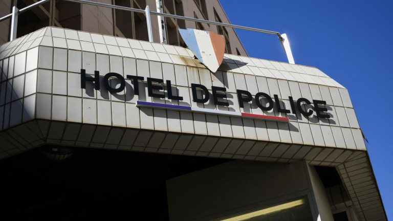 A driver deliberately drives his car into a group leaving a nightclub in Toulon and leaves one dead