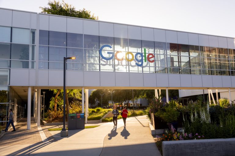 Advertising revenue |  Google sues CRTC to exempt itself from certain regulatory fees