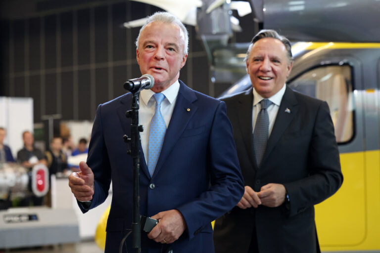 Boeing injects 240 million into Quebec |  “We are here to stay”