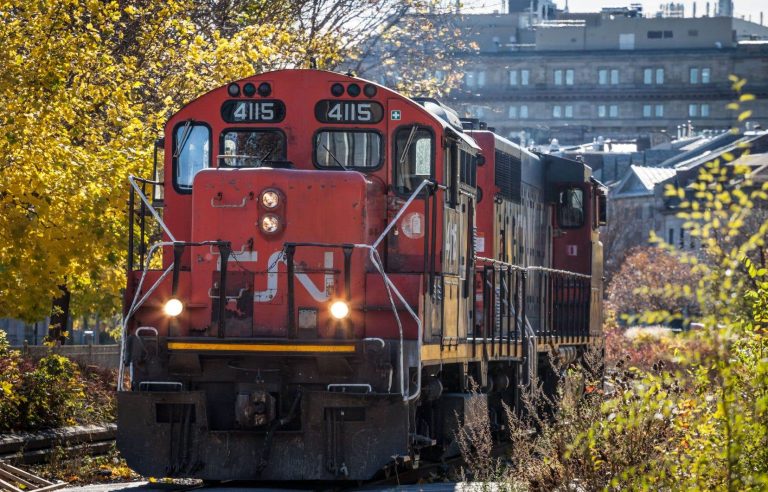 CN and CPKC union members could go on strike within three weeks