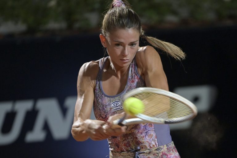 Camila Giorgi ends her career