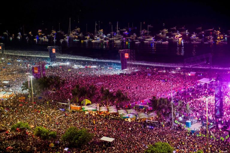 Crowd of 1.5 million |  Madonna enchants Rio in ‘historic’ concert