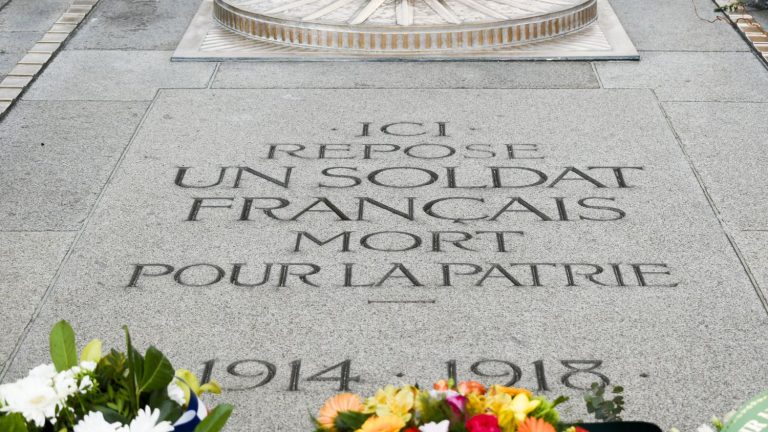 DIRECT.  Follow the commemoration of the victory of May 8, 1945 chaired by Emmanuel Macron