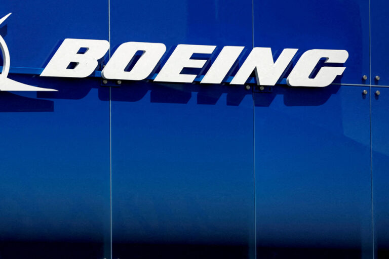 Despite production problems |  Boeing boss gains shareholder support