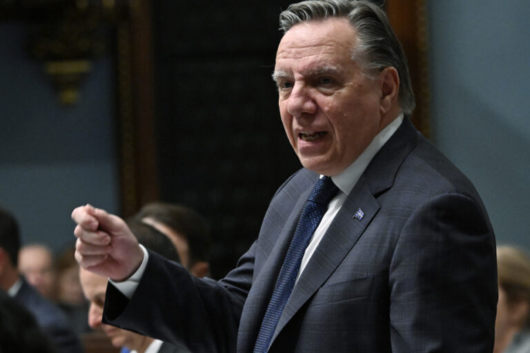 Digital majority at 16 |  Social networks are “virtual pushers”, says Legault